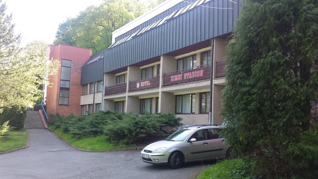 Hotel Zimni Stadion Náchod Kültér fotó