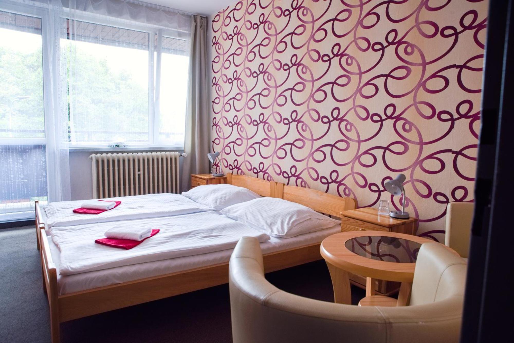 Hotel Zimni Stadion Náchod Kültér fotó