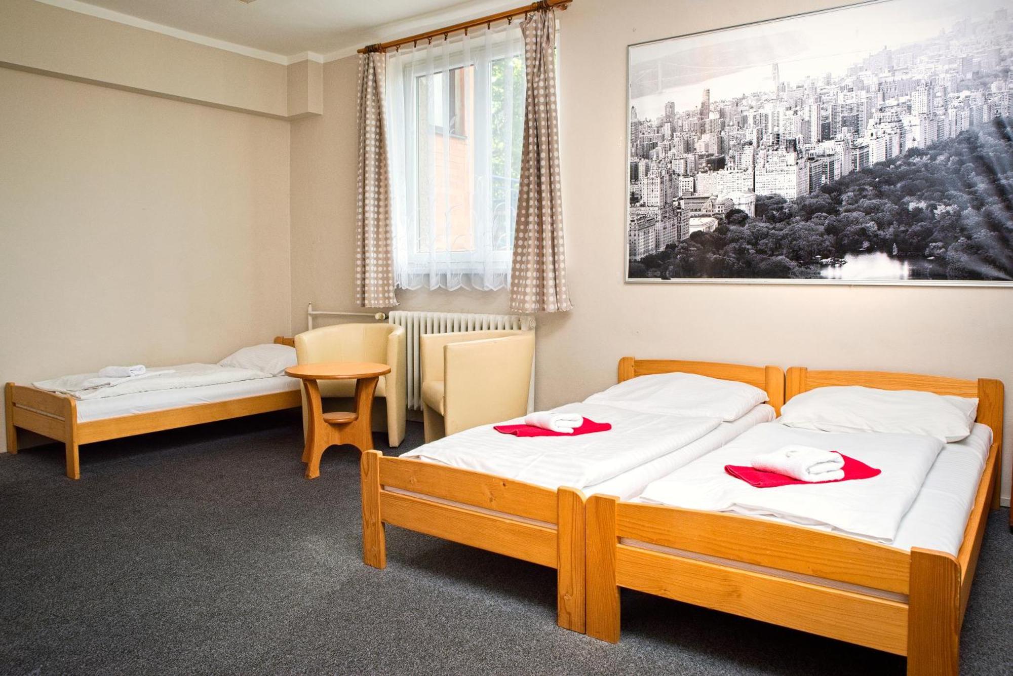 Hotel Zimni Stadion Náchod Kültér fotó