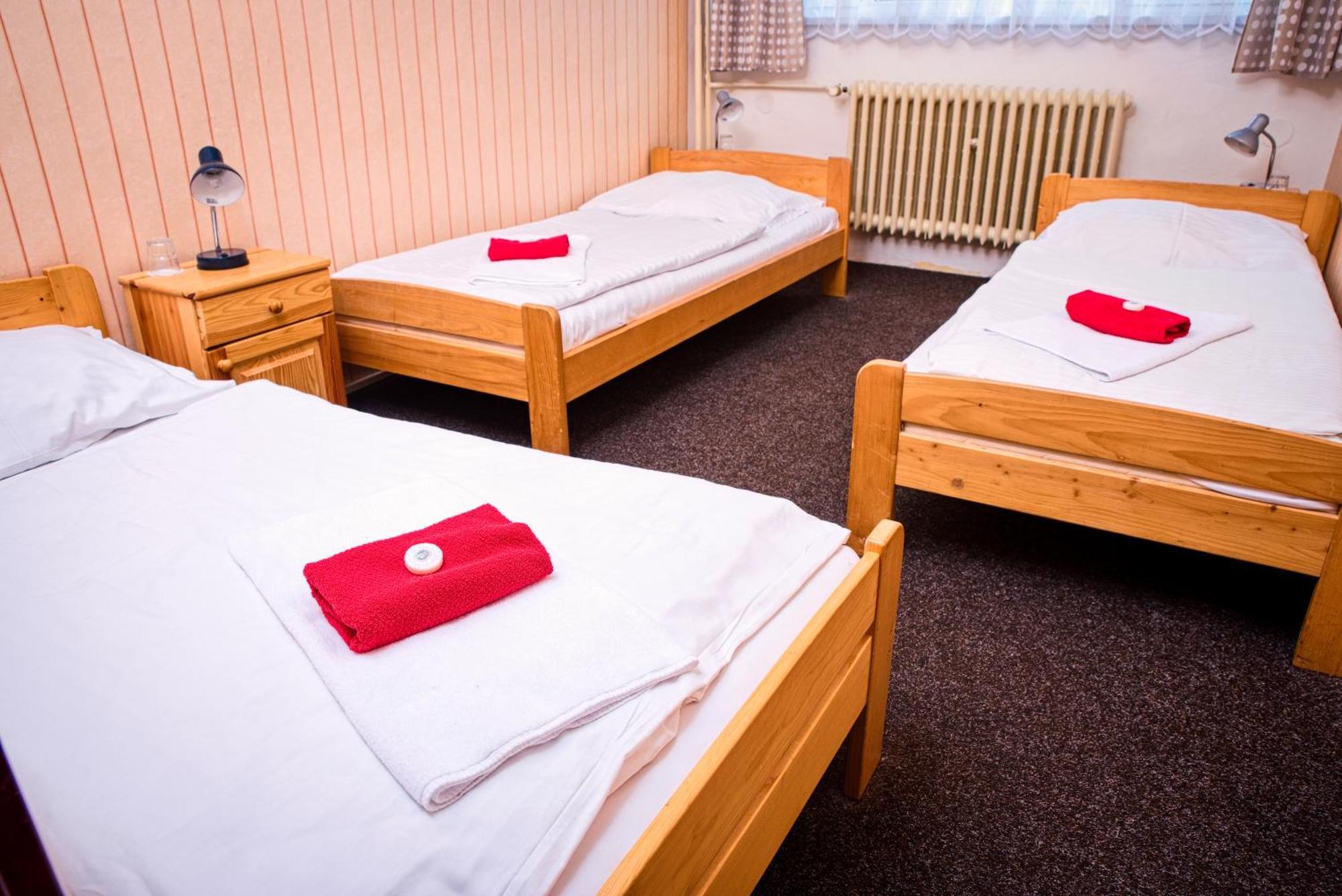 Hotel Zimni Stadion Náchod Kültér fotó