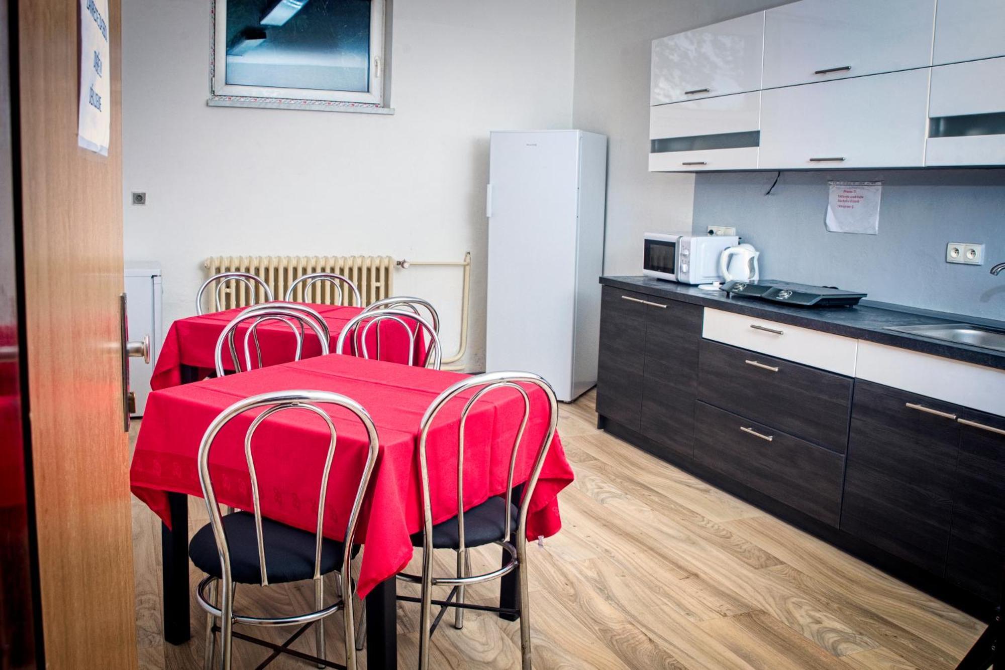 Hotel Zimni Stadion Náchod Kültér fotó