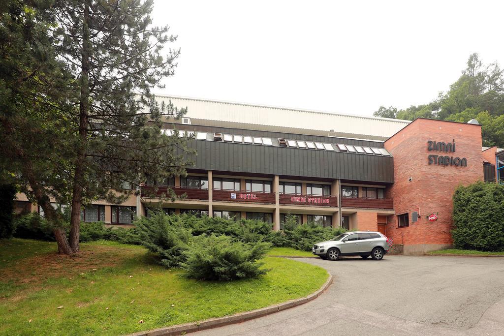 Hotel Zimni Stadion Náchod Kültér fotó