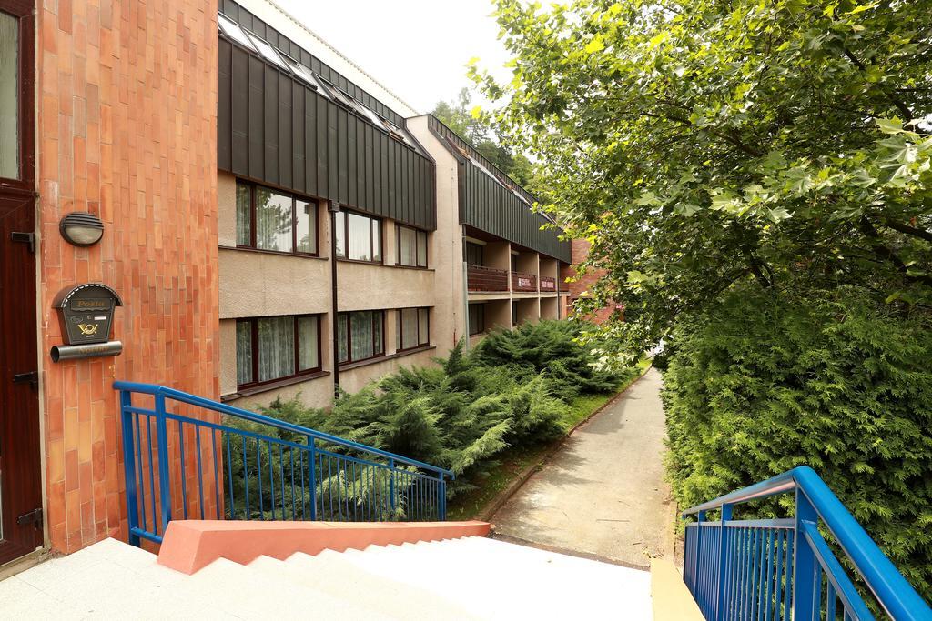 Hotel Zimni Stadion Náchod Kültér fotó