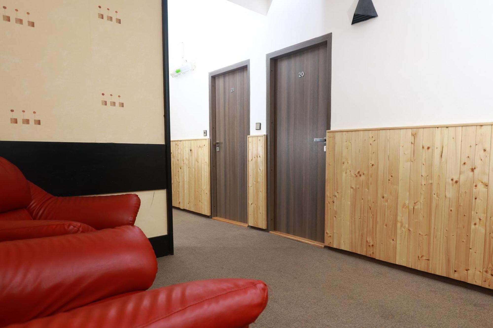 Hotel Zimni Stadion Náchod Kültér fotó